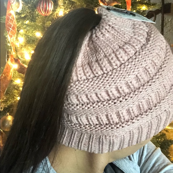 🆕 Rose CC Messy Bun Beanie - Picture 5 of 5